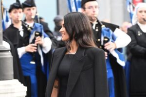 Antonela Roccuzzo a volé la vedette aux invités des Prix Princesse des Asturies 2026 : bijoux total black, manteau et diamants