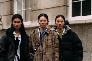 Certificat honorifique pour la nouvelle parka à carreaux Parfois : disponible en deux couleurs et avec une silhouette oversize