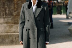 Il vient de débarquer chez Mango et c'est déjà un succès viral : le premier manteau en laine Manteco avec ceinture pour habiller avec élégance cet automne-hiver 2026/27 va faire un carton dans quelques heures