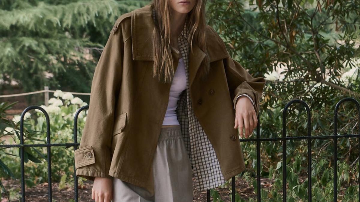 El regreso de la chaqueta Barbour: 5 parkas enceradas de Mango que agotan las clásicas españolas de 40 y 50 años para sus looks de otoño más elegantes