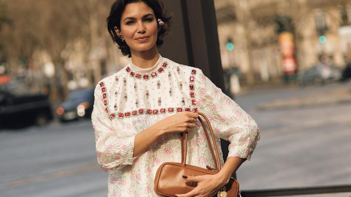 Look de street style con unas botas marrones