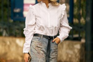 Vu aujourd'hui chez Mango Outlet : 5 blouses tendance automne 2026 (avec des soldes historiques) qui résoudront vos looks de mi-saison avec un jean
